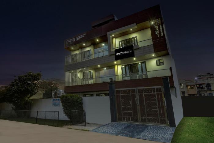super townhouse mayfield garden nearby golf course road