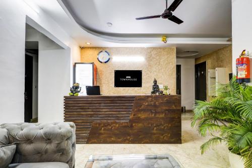 Super Townhouse Mayfield Garden Nearby Golf Course Road,,4 star