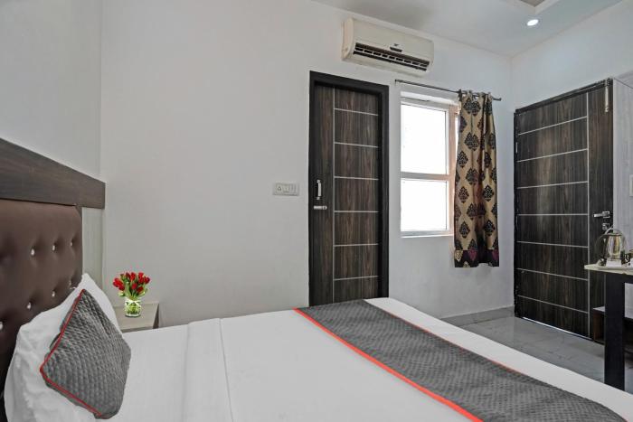 signature hotel noida 62