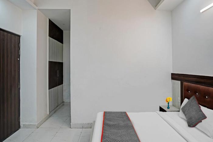 signature hotel noida 62