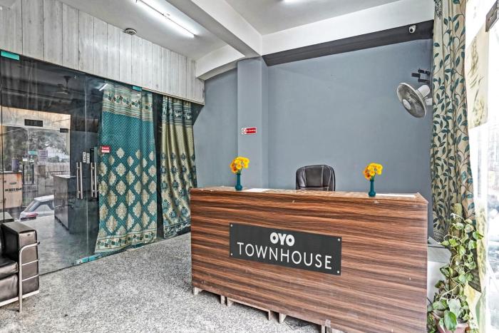 signature hotel noida 62