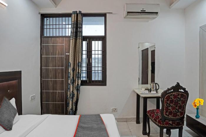 signature hotel noida 62