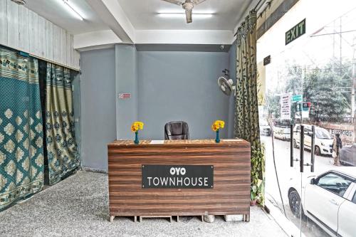 signature hotel noida 62