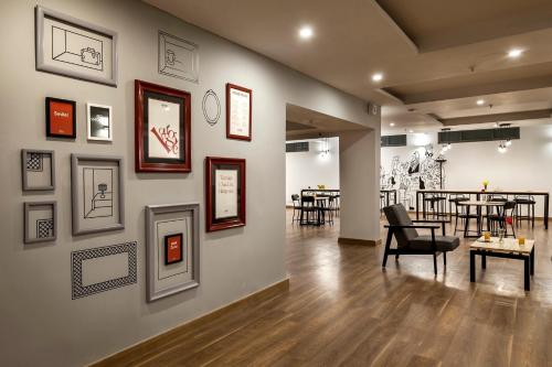 signature hotel noida 62