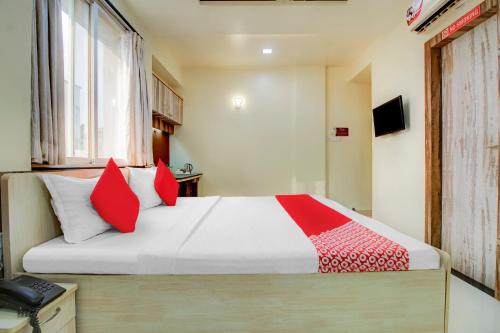 super hotel o happy homely stay near pune airport