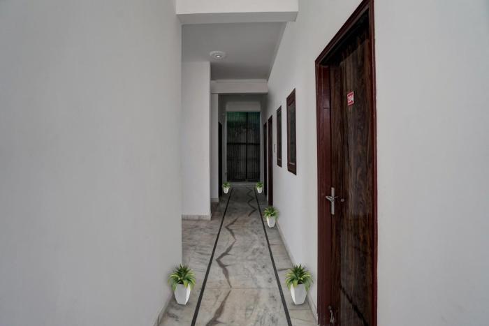collection o samira residency near botanic garden of indian republic