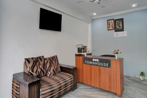 Collection O Samira Residency Near Botanic Garden Of Indian Republic,,3 star