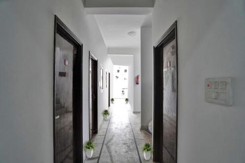 collection o samira residency near botanic garden of indian republic