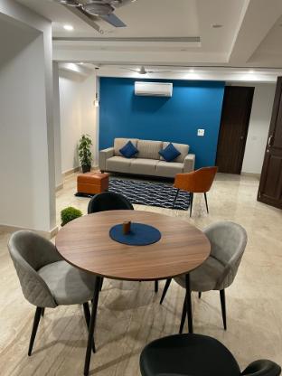 Flxho Uno- Premium Private Room- Golf Course Road,,4 star