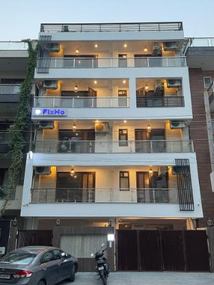 Flxho Uno- Premium Private Room- Golf Course Road,,4 star