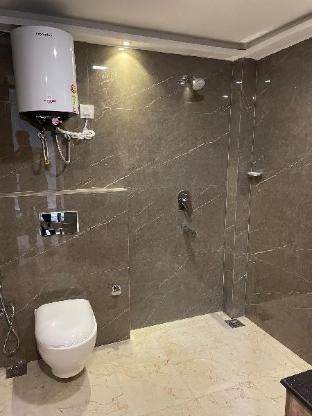 flxho uno premium private room golf course road