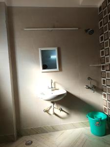 sapphire home stay nizamuddin railway station