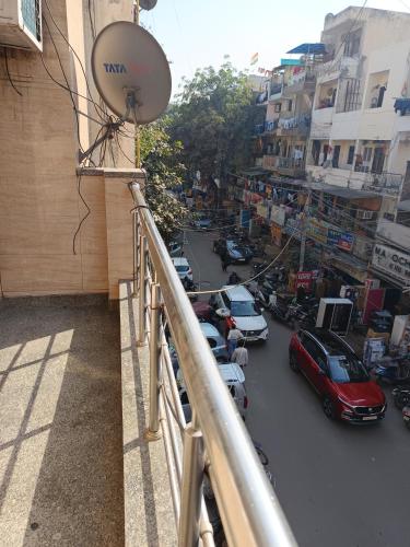 sapphire home stay nizamuddin railway station