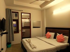 sapphire home stay nizamuddin railway station