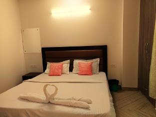 sapphire home stay nizamuddin railway station