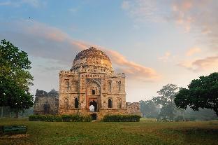 sapphire home stay nizamuddin railway station