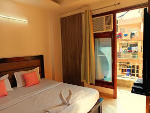 sapphire home stay nizamuddin railway station