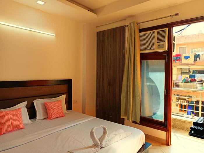 sapphire home stay nizamuddin railway station