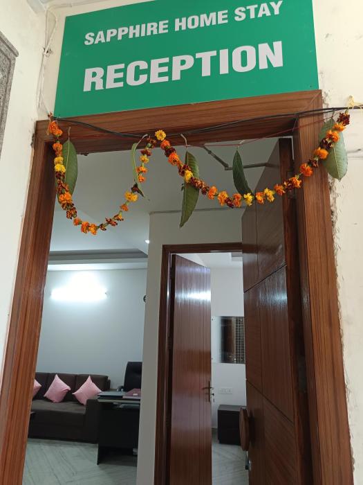 sapphire home stay nizamuddin railway station