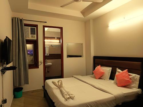 sapphire home stay nizamuddin railway station