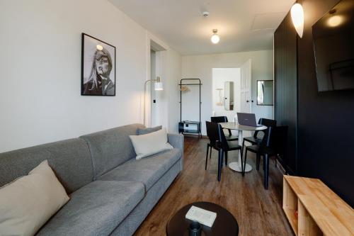 olala cosme apartments