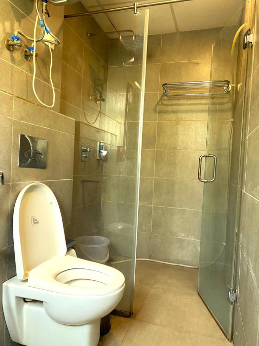qotel comfort ip residency east delhi preet vihar