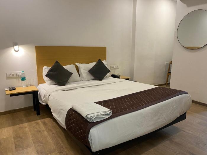 qotel comfort ip residency east delhi preet vihar