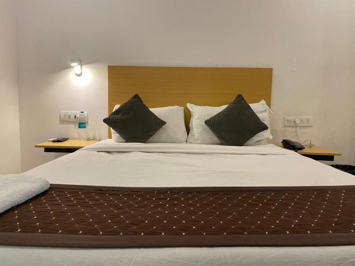 qotel comfort ip residency east delhi preet vihar