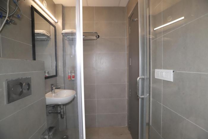 qotel comfort ip residency east delhi preet vihar