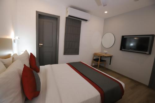 Qotel Comfort Ip Residency East Delhi Preet Vihar,,3 star