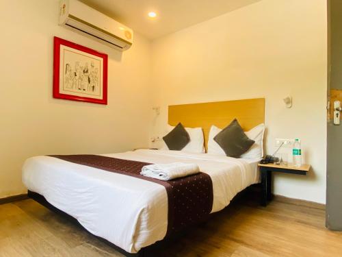 Qotel Comfort Ip Residency East Delhi Preet Vihar,,3 star