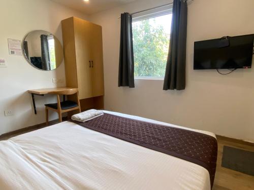 qotel comfort ip residency east delhi preet vihar