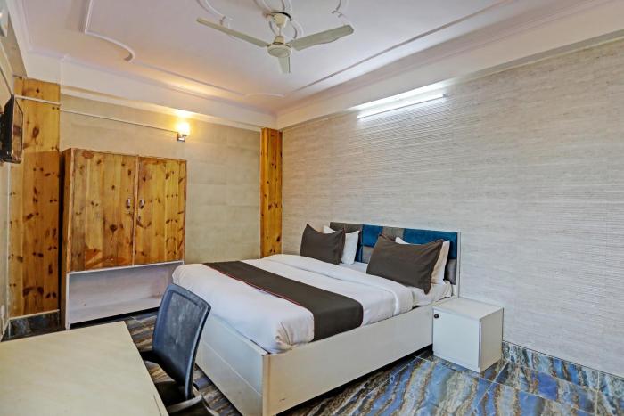 super sector 64 umen hotel nearby aadarsh pariksha kendra