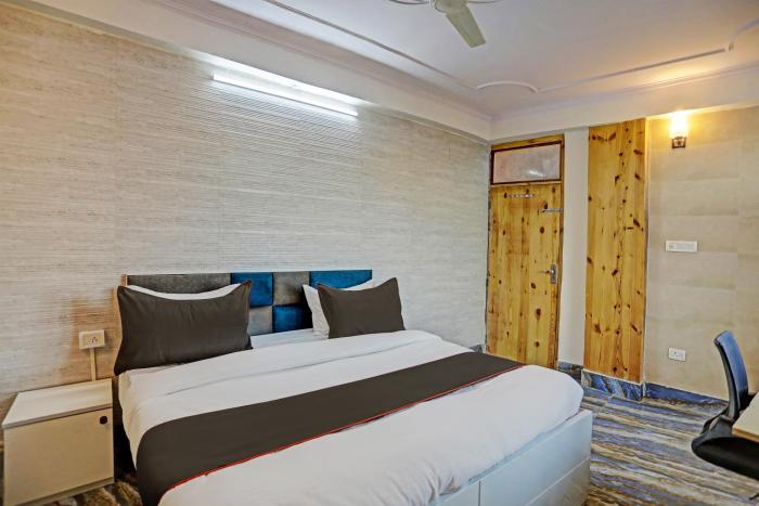 super sector 64 umen hotel nearby aadarsh pariksha kendra