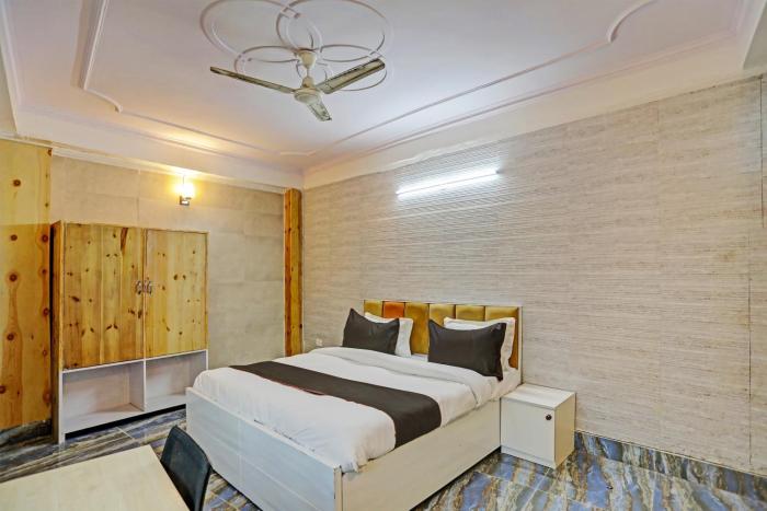 super sector 64 umen hotel nearby aadarsh pariksha kendra