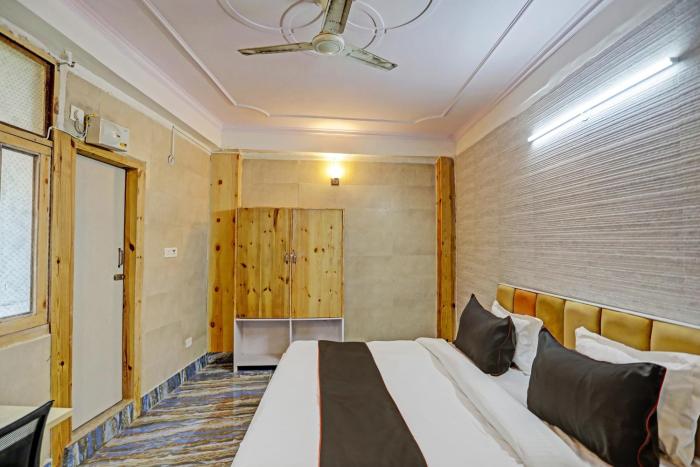 super sector 64 umen hotel nearby aadarsh pariksha kendra
