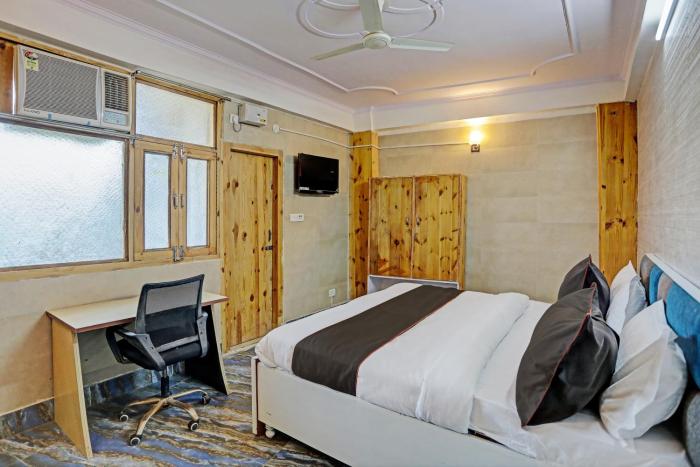 super sector 64 umen hotel nearby aadarsh pariksha kendra