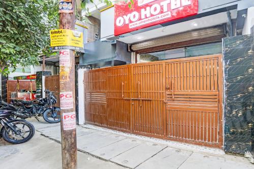 super sector 64 umen hotel nearby aadarsh pariksha kendra