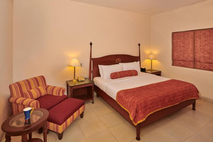 the lalit traveller khajuraho