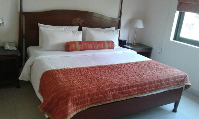 the lalit traveller khajuraho