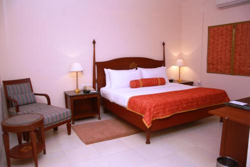 the lalit traveller khajuraho