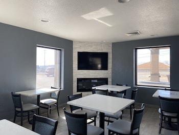 Quality Inn & Suites Big Rapids Near University,Big Rapids Township>>Big Rapids,3 star