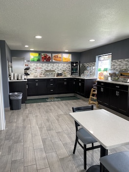 quality inn and suites big rapids near university