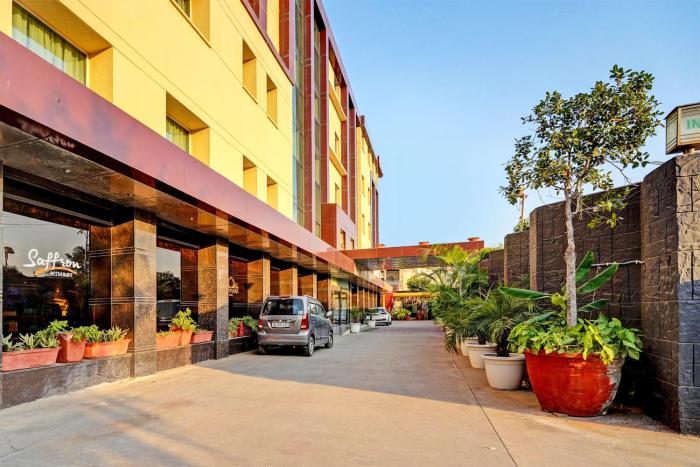 super townhouse oak hotel city mark gurgaon