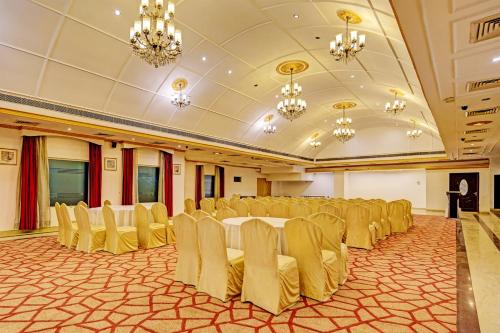 super townhouse oak hotel city mark gurgaon