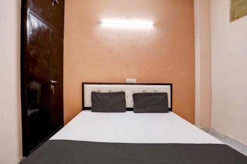 hotel o tilak hotel 24 sector 27 near by vinayak hospital gali no 6