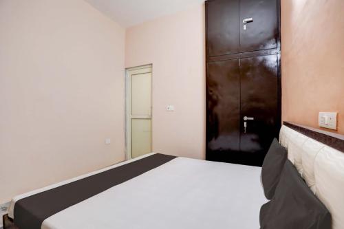 hotel o tilak hotel 24 sector 27 near by vinayak hospital gali no 6