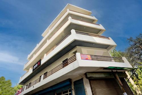 hotel o tilak hotel 24 sector 27 near by vinayak hospital gali no 6