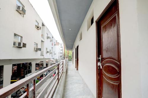 hotel o tilak hotel 24 sector 27 near by vinayak hospital gali no 6