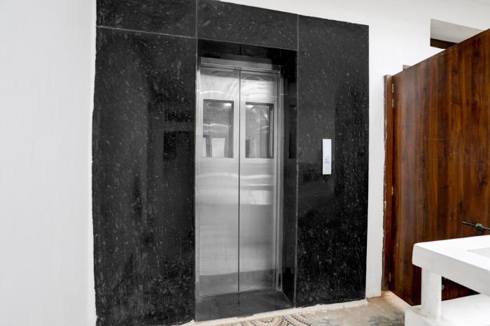 hotel o varanasi trade center formerly vairaghi villa